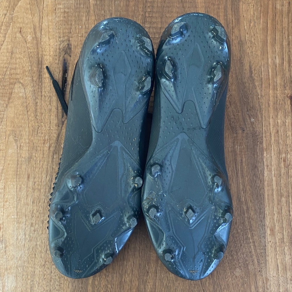 Adidas Predator Black Soccer Cleats Sneakers athletic shoes - Picture 3 of 6